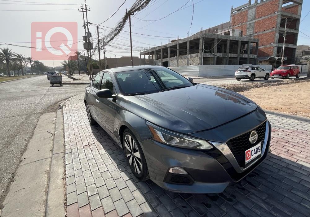 نيسان ألتيما